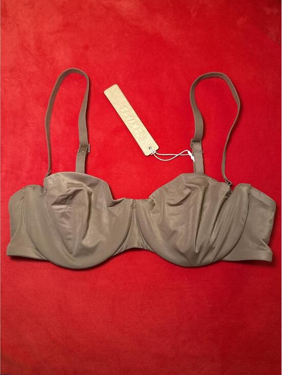 Skims Other - Skims Smoothing Intimates Unlined Strapless Bra Color Jasper Size 34A